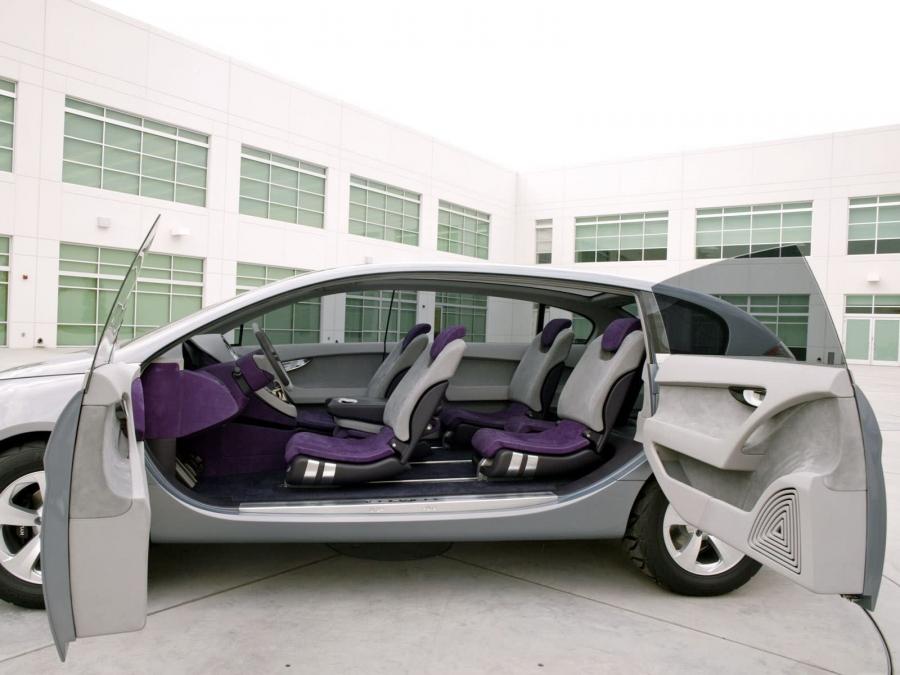  Hyundai Portico Concept 2005 года  (фото 14 из 23)